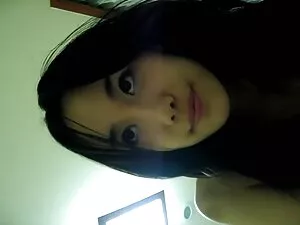 Adorable morena adol ...