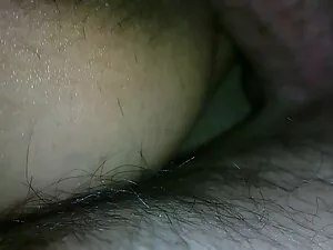 Rubia de pecho peque ...